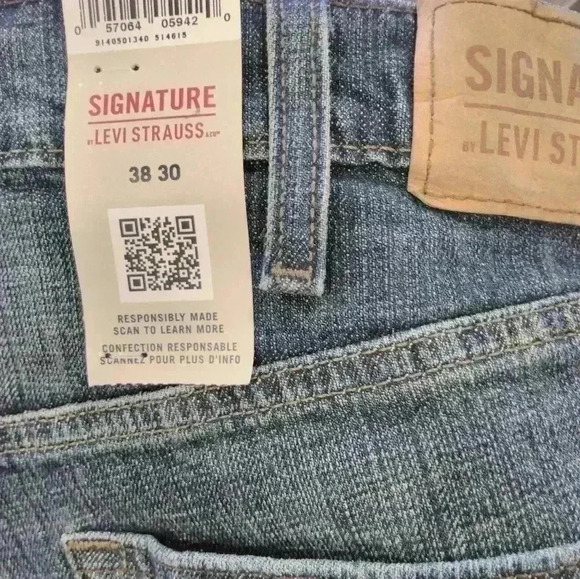 Levis - Picture 7 of 7